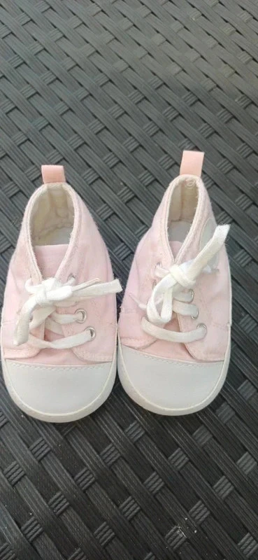 Basket rose pour bébé taille 17 marque canari baby